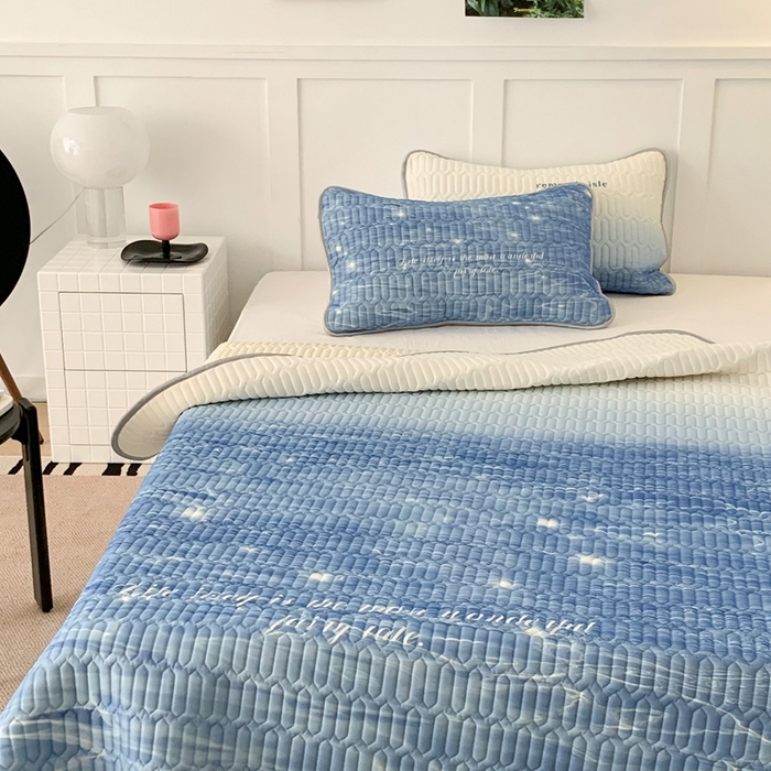 91家纺网 家纺一手货源 找家纺 昔可家纺2023新款ins创意风乳胶凉席 波光粼粼海水