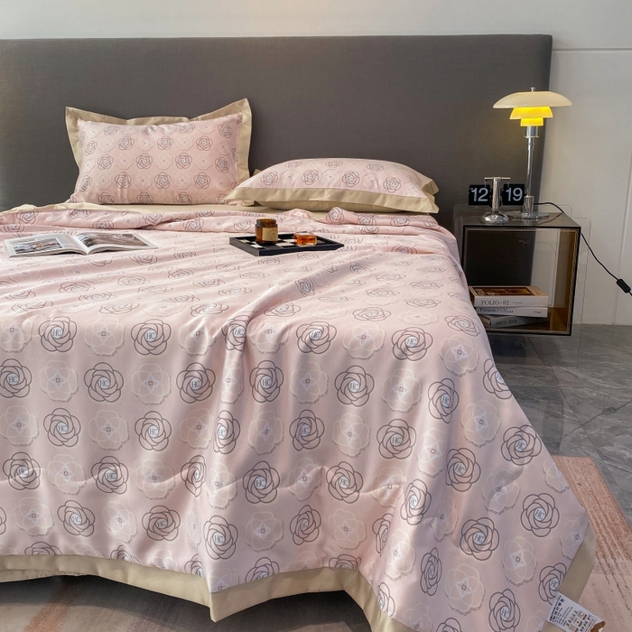 91家纺网 家纺一手货源 找家纺 棉生活 2023新款莱赛尔天丝绣花夏被 温莎 粉