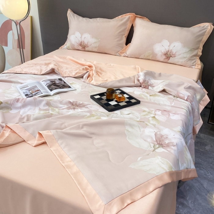 91家纺网 家纺一手货源 找家纺 棉生活 2023新款莱赛尔天丝绣花夏被 香蜜 粉