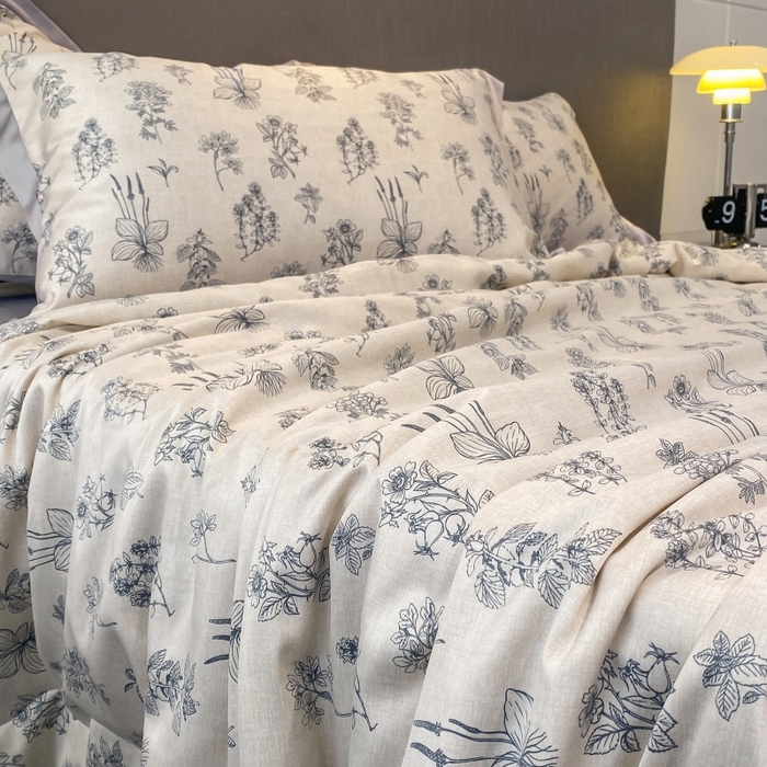 91家纺网 家纺一手货源 找家纺 棉生活 2023新款莱赛尔天丝绣花夏被 枝蔓 灰