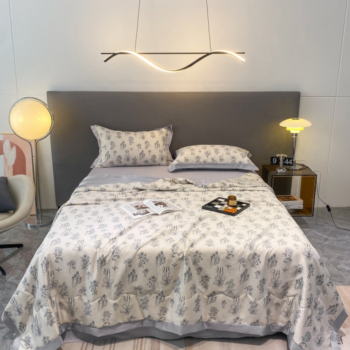 91家纺网 家纺一手货源 找家纺 棉生活 2023新款莱赛尔天丝绣花夏被 枝蔓 灰