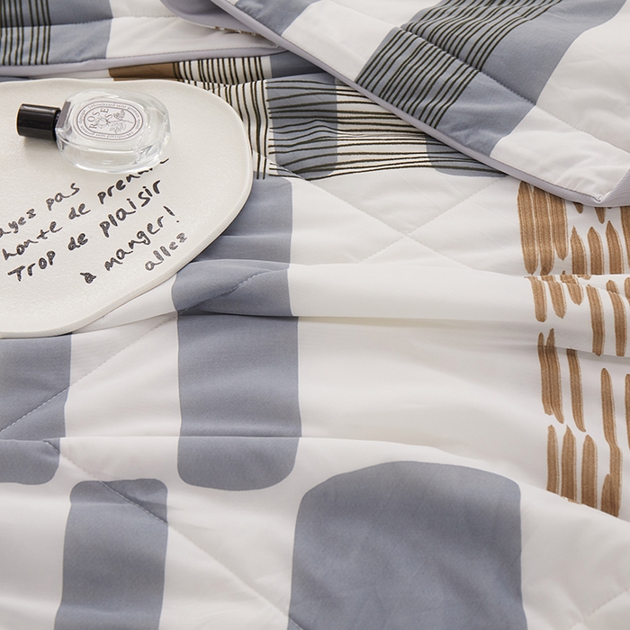 91家纺网 家纺一手货源 找家纺 一米阳光 2023新款凉感丝包边款夏被 格调灰