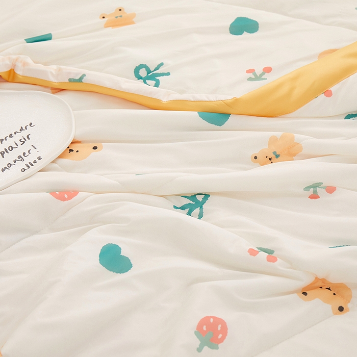 91家纺网 家纺一手货源 找家纺 一米阳光 2023新款凉感丝包边款夏被 可爱熊头