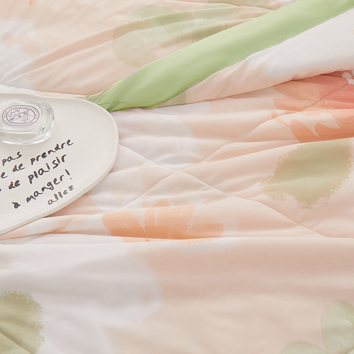 91家纺网 家纺一手货源 找家纺 一米阳光 2023新款凉感丝包边款夏被 夏日粉黛