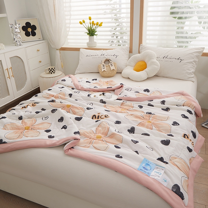 91家纺网 家纺一手货源 找家纺 一米阳光 2023新款凉感丝包边款夏被 香氛