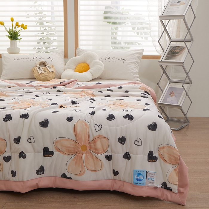 91家纺网 家纺一手货源 找家纺 一米阳光 2023新款凉感丝包边款夏被 香氛