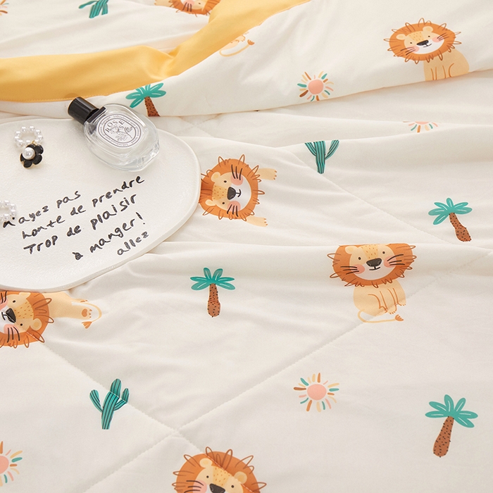 91家纺网 家纺一手货源 找家纺 一米阳光 2023新款凉感丝包边款夏被 小狮子