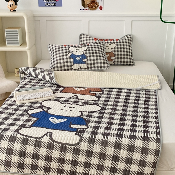 91家纺网 家纺一手货源 找家纺 昔可家纺2023新款大版卡通乳胶凉席第二批 格子底卡通