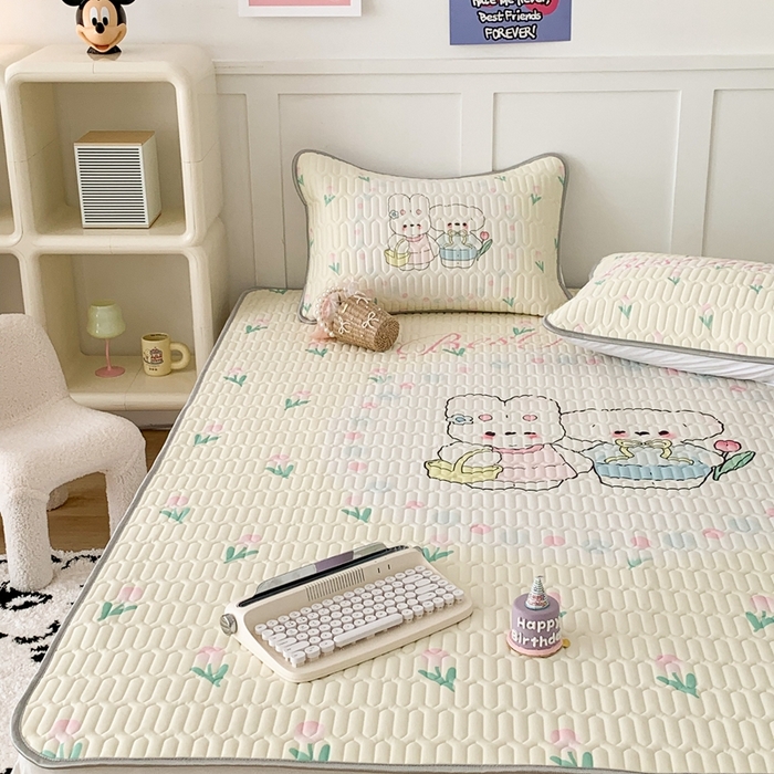 91家纺网 家纺一手货源 找家纺 昔可家纺2023新款大版卡通乳胶凉席第二批 好朋友踏青