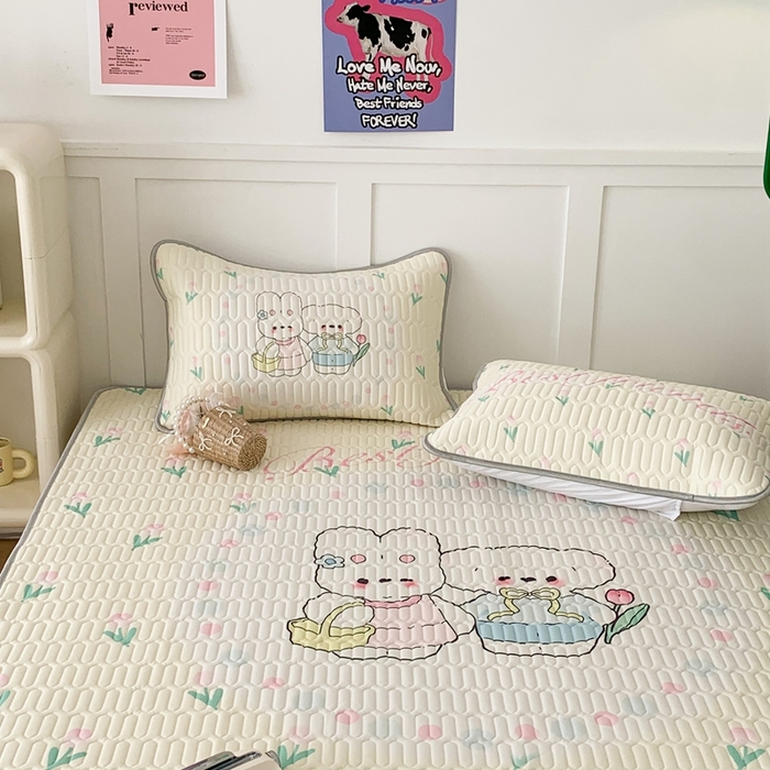 91家纺网 家纺一手货源 找家纺 昔可家纺2023新款大版卡通乳胶凉席第二批 好朋友踏青