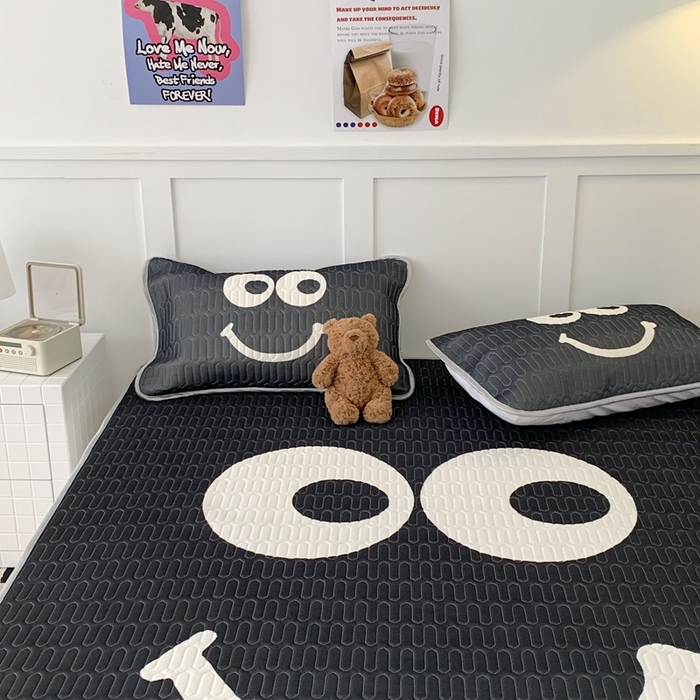 91家纺网 家纺一手货源 找家纺 昔可家纺2023新款大版卡通乳胶凉席第二批 黑色笑脸