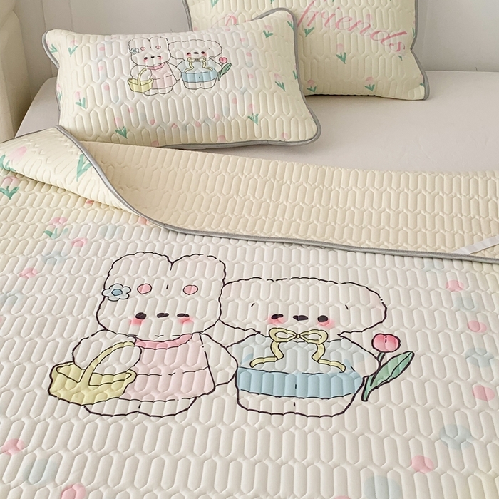 91家纺网 家纺一手货源 找家纺 昔可家纺2023新款大版卡通乳胶凉席第二批 好朋友踏青