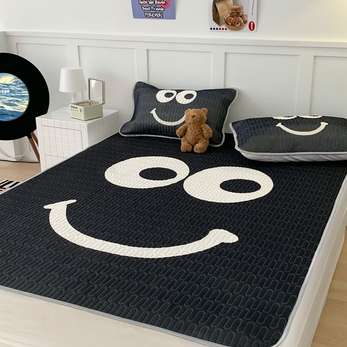 91家纺网 家纺一手货源 找家纺 昔可家纺2023新款大版卡通乳胶凉席第二批 黑色笑脸