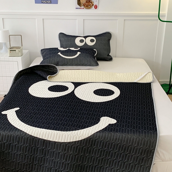 91家纺网 家纺一手货源 找家纺 昔可家纺2023新款大版卡通乳胶凉席第二批 黑色笑脸