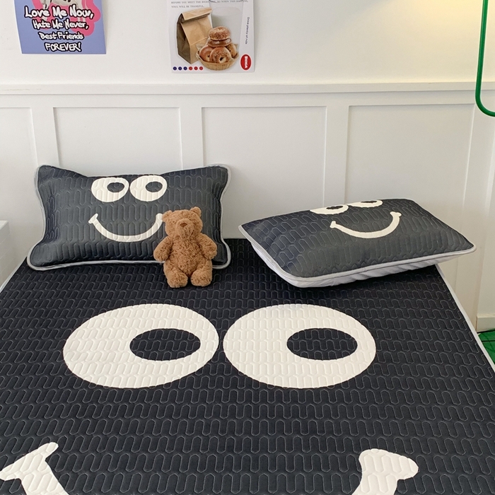 91家纺网 家纺一手货源 找家纺 昔可家纺2023新款大版卡通乳胶凉席第二批 黑色笑脸