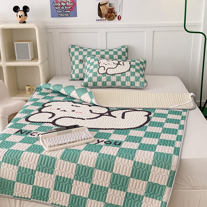 91家纺网 家纺一手货源 找家纺 昔可家纺2023新款大版卡通乳胶凉席第二批 绿色棋盘格狗