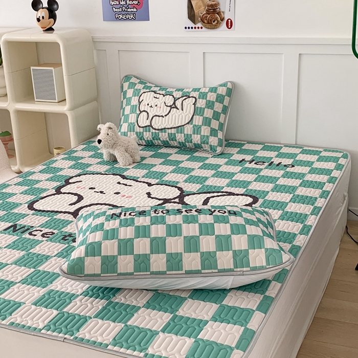 91家纺网 家纺一手货源 找家纺 昔可家纺2023新款大版卡通乳胶凉席第二批 绿色棋盘格狗