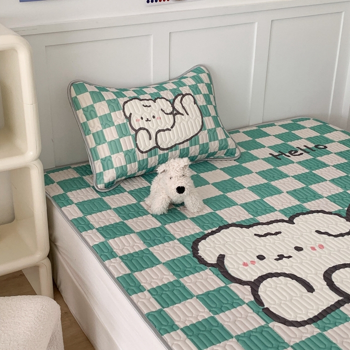 91家纺网 家纺一手货源 找家纺 昔可家纺2023新款大版卡通乳胶凉席第二批 绿色棋盘格狗