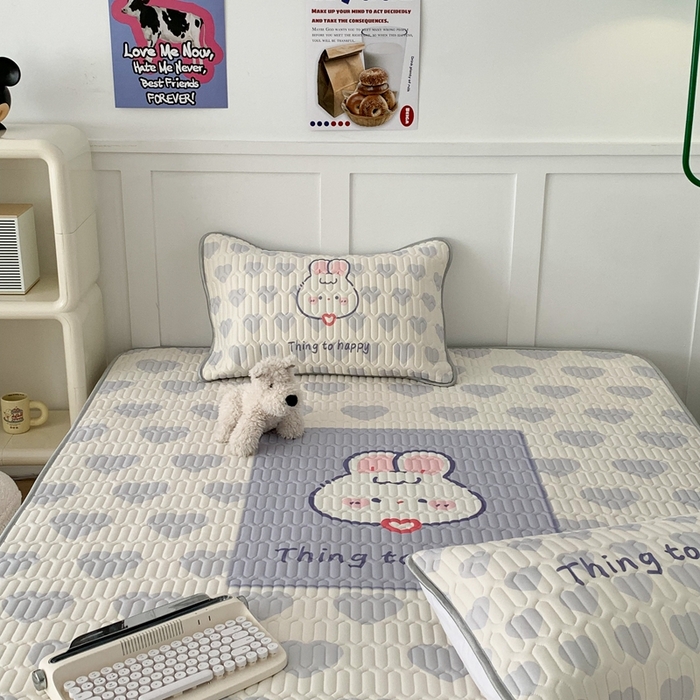 91家纺网 家纺一手货源 找家纺 昔可家纺2023新款大版卡通乳胶凉席第二批 紫爱心兔