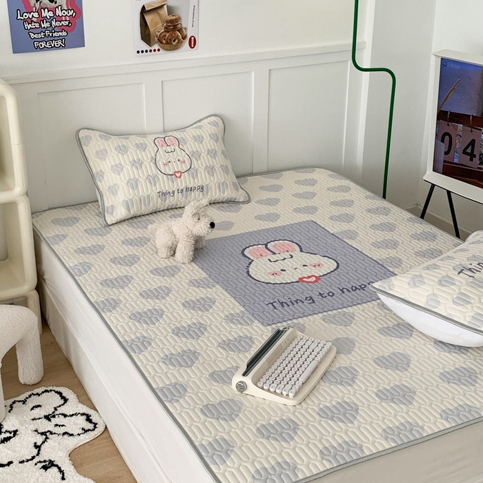 91家纺网 家纺一手货源 找家纺 昔可家纺2023新款大版卡通乳胶凉席第二批 紫爱心兔