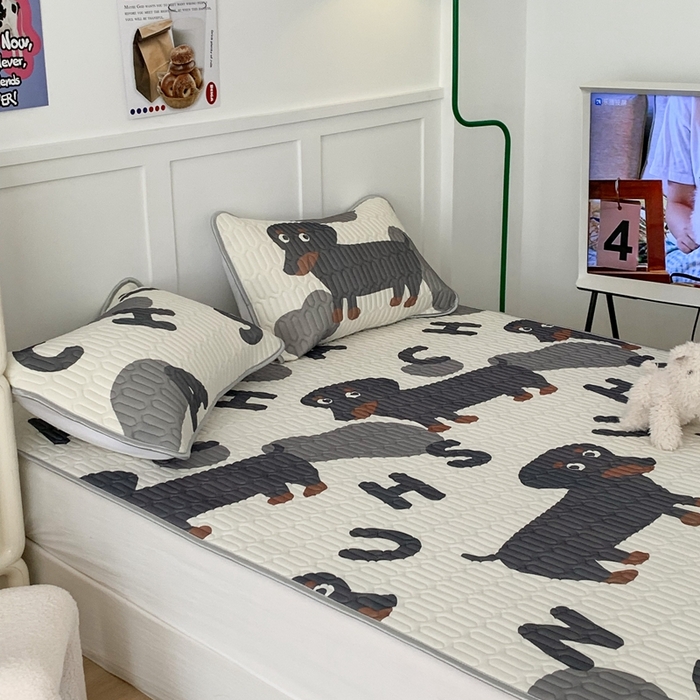 91家纺网 家纺一手货源 找家纺 昔可家纺2023新款大版卡通乳胶凉席第二批 字母小黑狗