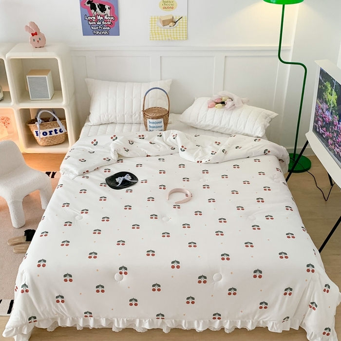 91家纺网 家纺一手货源 找家纺 昔可家纺2023新款花边款云柔针织大豆夏被 红了樱桃