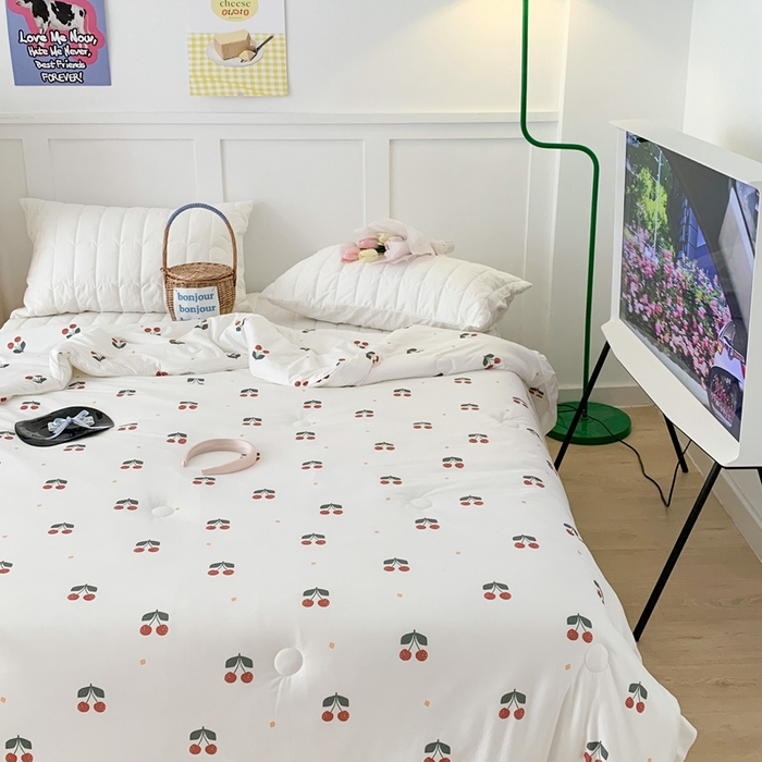 91家纺网 家纺一手货源 找家纺 昔可家纺2023新款花边款云柔针织大豆夏被 红了樱桃