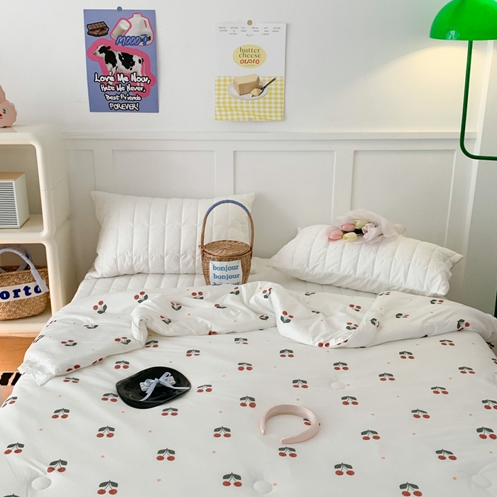 91家纺网 家纺一手货源 找家纺 昔可家纺2023新款花边款云柔针织大豆夏被 红了樱桃