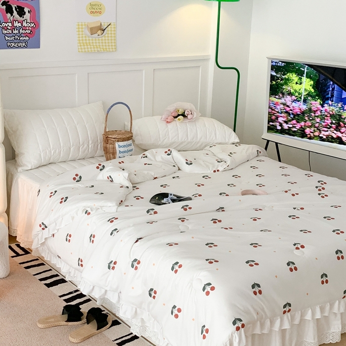 91家纺网 家纺一手货源 找家纺 昔可家纺2023新款花边款云柔针织大豆夏被 红了樱桃