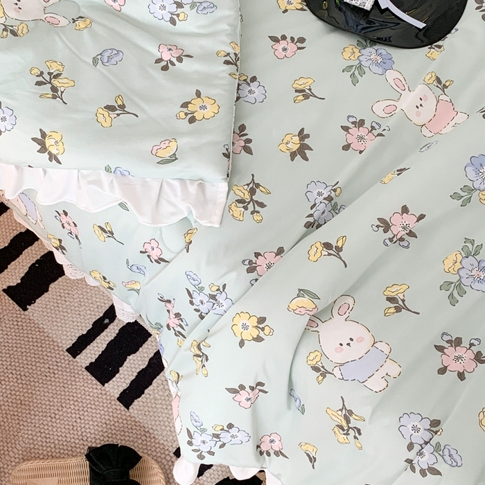 91家纺网 家纺一手货源 找家纺 昔可家纺2023新款花边款云柔针织大豆夏被 花小兔