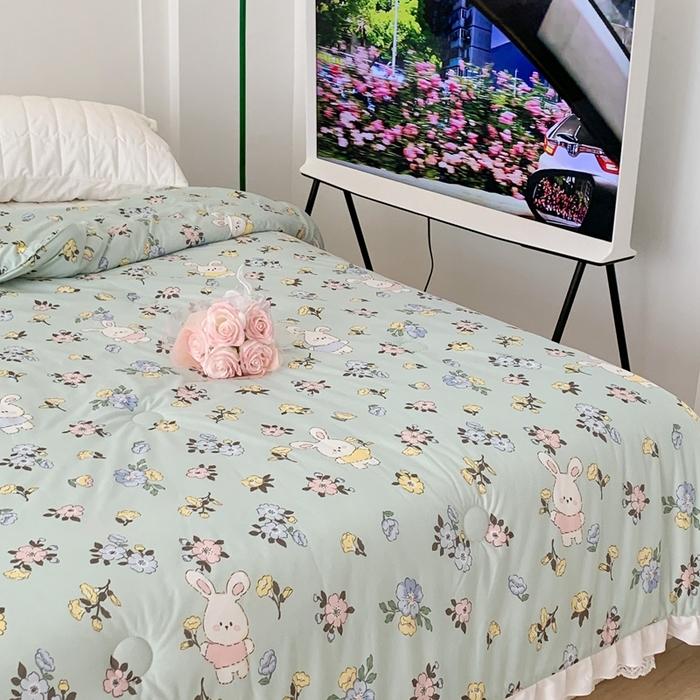 91家纺网 家纺一手货源 找家纺 昔可家纺2023新款花边款云柔针织大豆夏被 花小兔