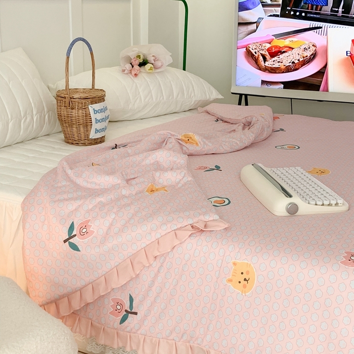 91家纺网 家纺一手货源 找家纺 昔可家纺2023新款花边款云柔针织大豆夏被 脚印猫猫