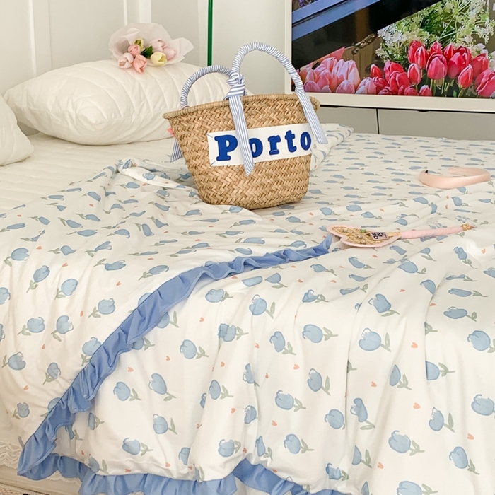 91家纺网 家纺一手货源 找家纺 昔可家纺2023新款花边款云柔针织大豆夏被 蓝色郁金香