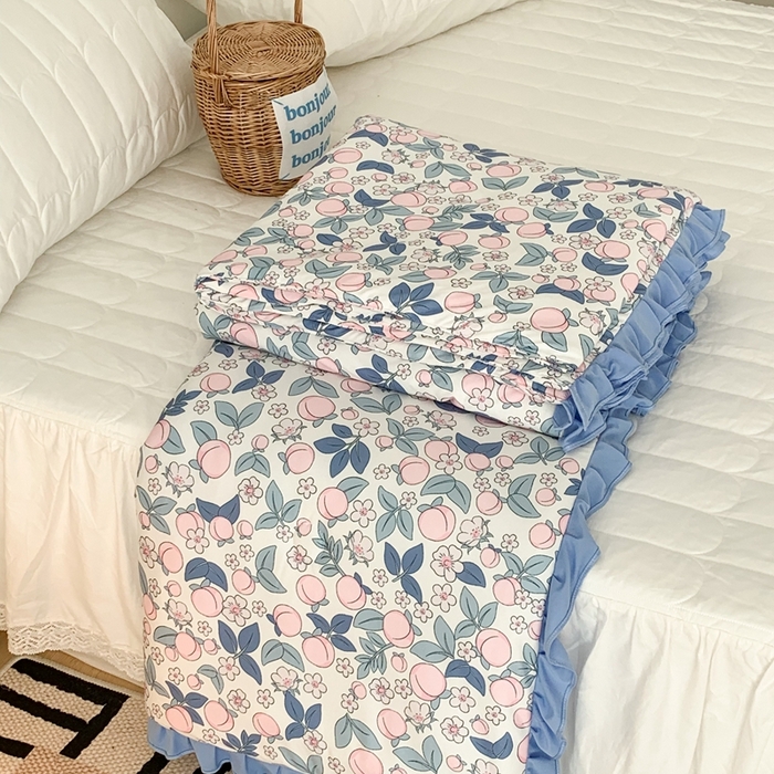 91家纺网 家纺一手货源 找家纺 昔可家纺2023新款花边款云柔针织大豆夏被 蜜桃花花