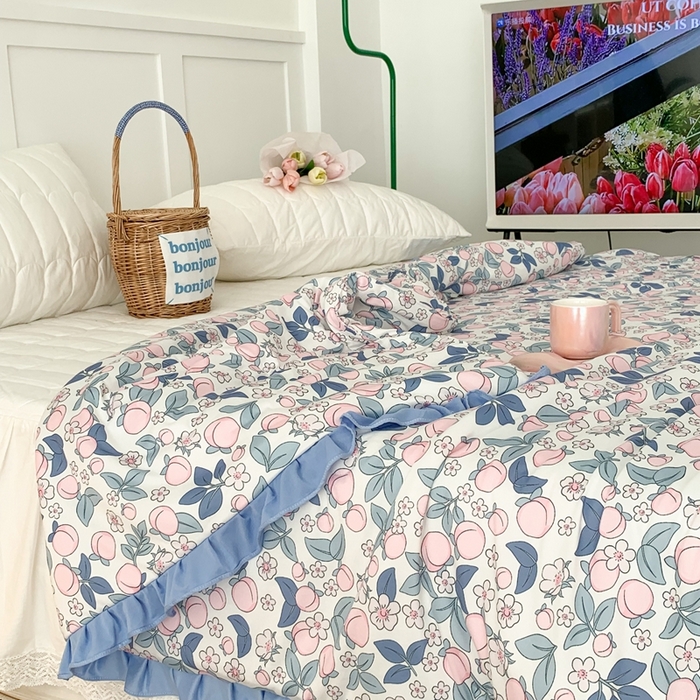 91家纺网 家纺一手货源 找家纺 昔可家纺2023新款花边款云柔针织大豆夏被 蜜桃花花