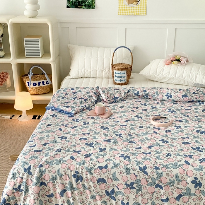 91家纺网 家纺一手货源 找家纺 昔可家纺2023新款花边款云柔针织大豆夏被 蜜桃花花