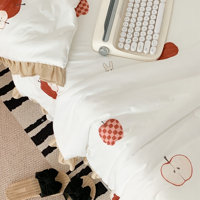 91家纺网 家纺一手货源 找家纺 昔可家纺2023新款花边款云柔针织大豆夏被 苹果小兔