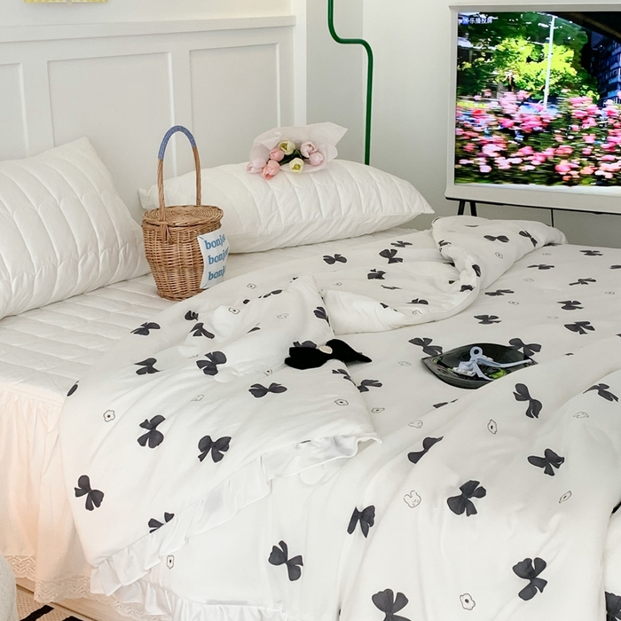 91家纺网 家纺一手货源 找家纺 昔可家纺2023新款花边款云柔针织大豆夏被 小熊蝴蝶结黑