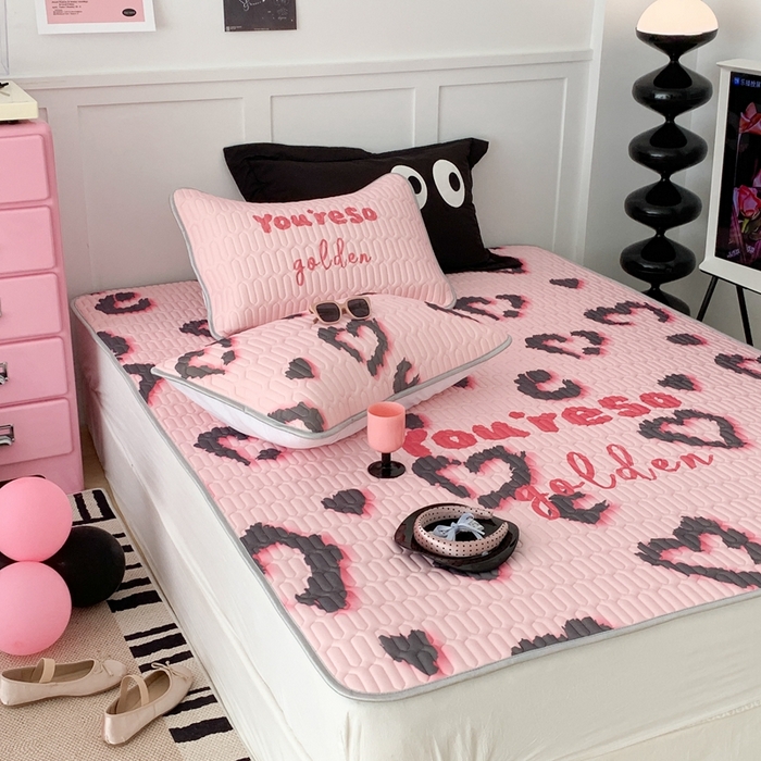 91家纺网 家纺一手货源 找家纺 （总）昔可家纺2023新款甜酷黑粉系列乳胶凉席