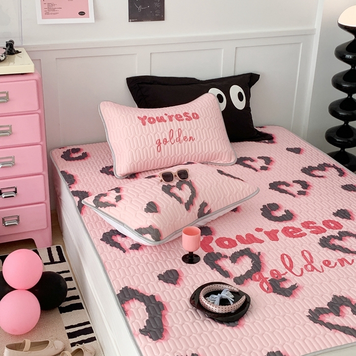 91家纺网 家纺一手货源 找家纺 （总）昔可家纺2023新款甜酷黑粉系列乳胶凉席