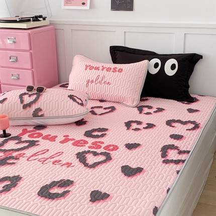 昔可家纺2023新款甜酷黑粉系列乳胶凉席 爱心豹纹