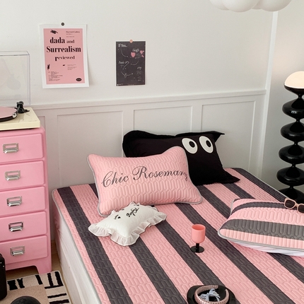 昔可家纺2023新款甜酷黑粉系列乳胶凉席 黑粉条纹