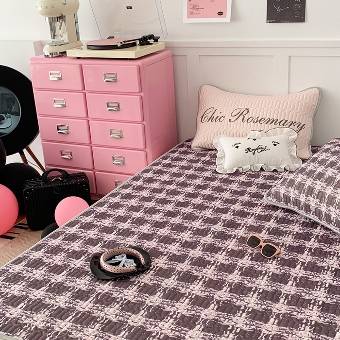 91家纺网 家纺一手货源 找家纺 昔可家纺2023新款甜酷黑粉系列乳胶凉席 黑粉小香格