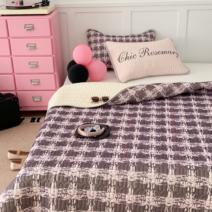 91家纺网 家纺一手货源 找家纺 昔可家纺2023新款甜酷黑粉系列乳胶凉席 黑粉小香格