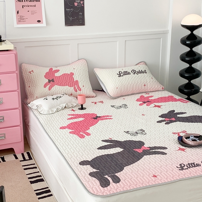 91家纺网 家纺一手货源 找家纺 昔可家纺2023新款甜酷黑粉系列乳胶凉席 蝴蝶结黑兔