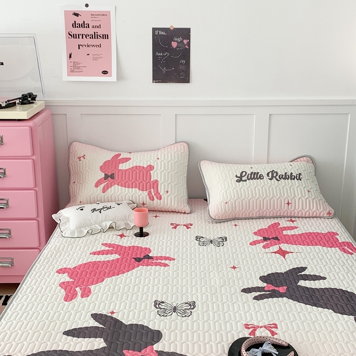 91家纺网 家纺一手货源 找家纺 昔可家纺2023新款甜酷黑粉系列乳胶凉席 蝴蝶结黑兔