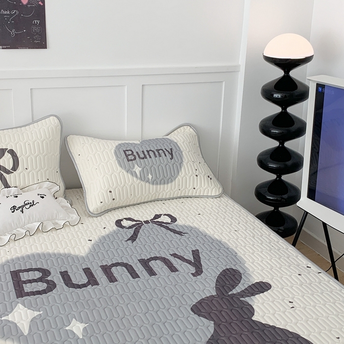 91家纺网 家纺一手货源 找家纺 昔可家纺2023新款甜酷黑粉系列乳胶凉席 丝带黑兔