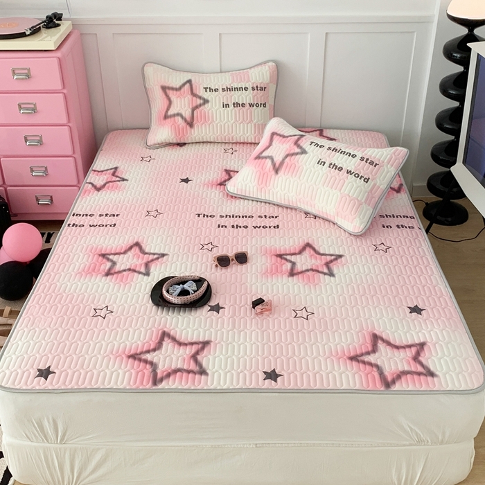 91家纺网 家纺一手货源 找家纺 昔可家纺2023新款甜酷黑粉系列乳胶凉席 甜酷粉星