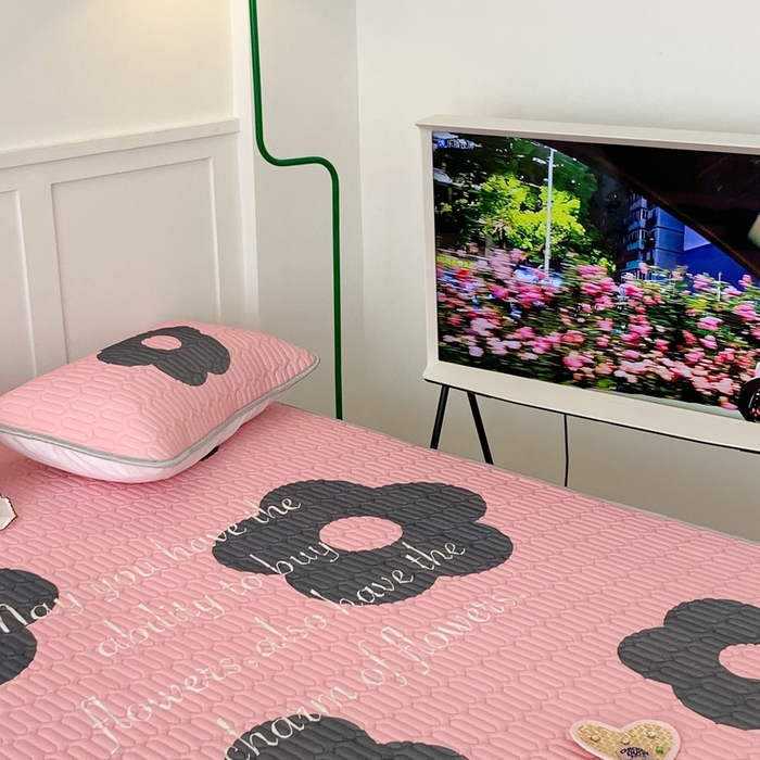 91家纺网 家纺一手货源 找家纺 昔可家纺2023新款甜酷黑粉系列乳胶凉席 甜酷黑粉花花