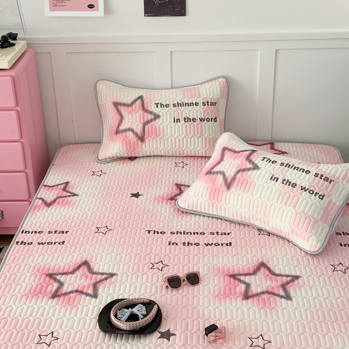 91家纺网 家纺一手货源 找家纺 昔可家纺2023新款甜酷黑粉系列乳胶凉席 甜酷粉星